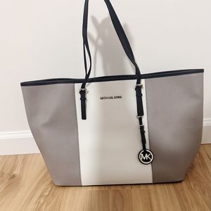 Michael Kors Jet Set Large Shoulder Tote